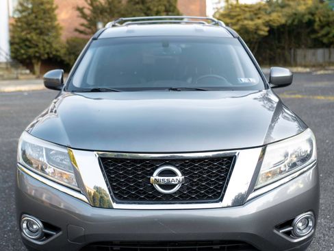 Used 2014 Nissan Pathfinder SV image 4