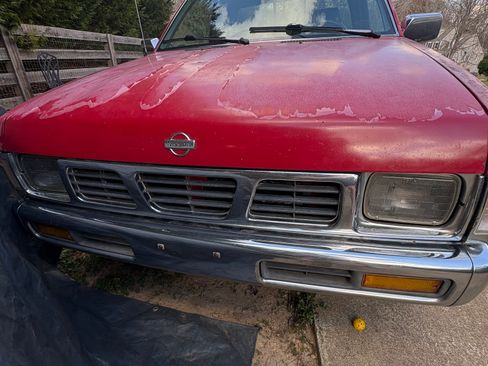 Used 1995 Nissan Pickup XE image 5