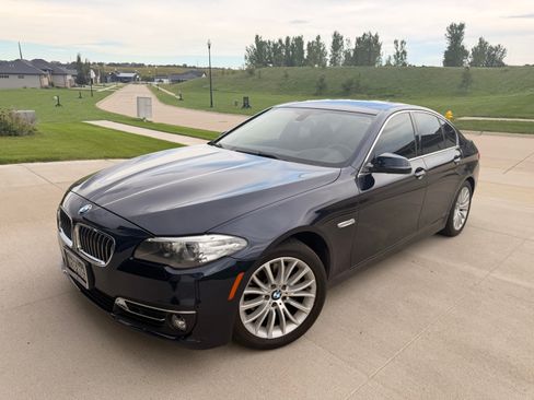 Used 2016 BMW 528i xDrive Sedan AWD/4WD image 2