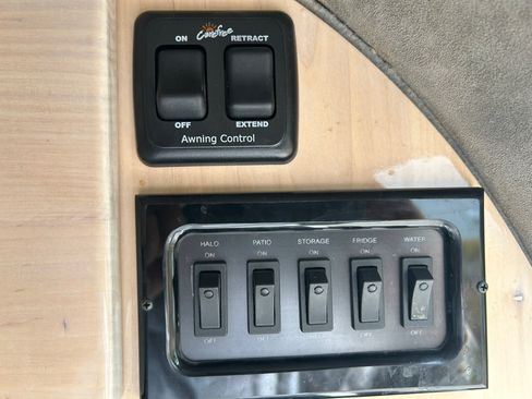 Used 2018 Mercedes-Benz Sprinter 2500 image 21