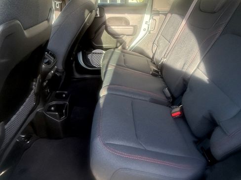 Used 2024 Jeep Wrangler Unlimited Rubicon image 9