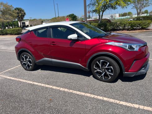 Used 2018 Toyota C-HR XLE image 8