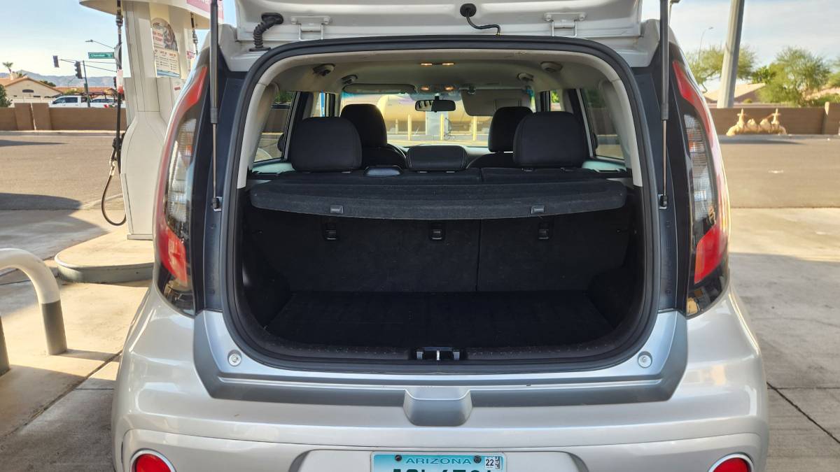 Used 2018 Kia Soul + FWD image 16