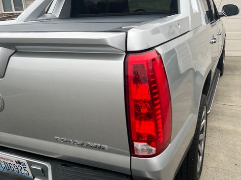 Used 2012 Cadillac Escalade EXT Luxury image 5