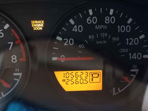 Used 2007 Nissan Frontier SE w/ SE Value Truck Pkg image 11