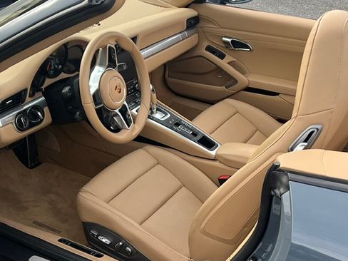 Used 2017 Porsche 911 Carrera image 8