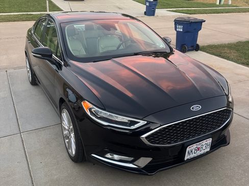 Used 2017 Ford Fusion Platinum FWD image 1