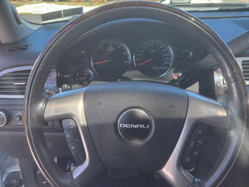 Used 2012 GMC Yukon Denali AWD/4WD image 11
