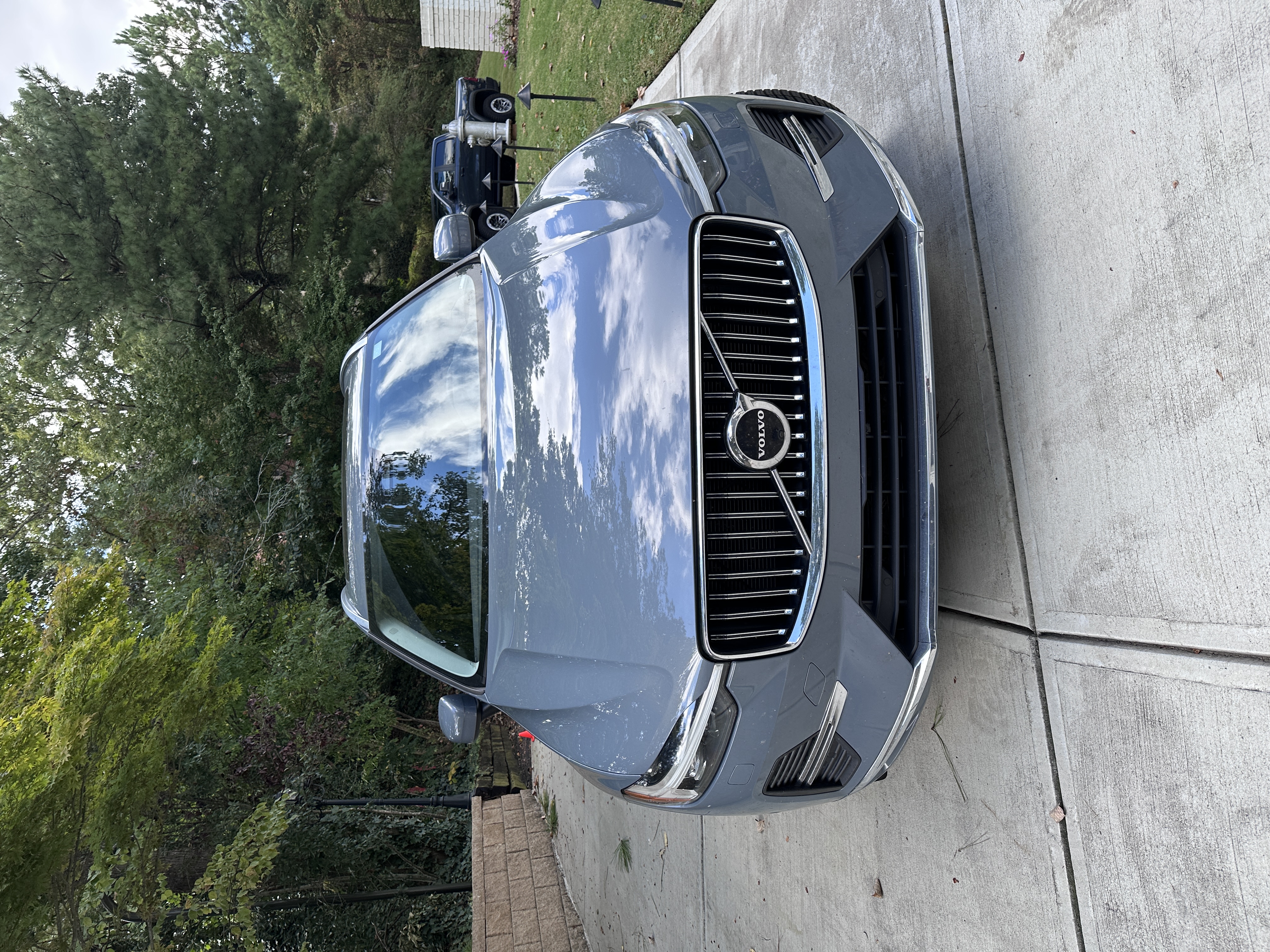 Used 2023 Volvo XC60 B5 Plus w/ Climate Package AWD/4WD image 4