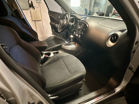 Used 2013 Nissan Juke SV w/ Interior Illumination Pkg image 6