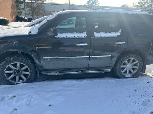 Used 2010 GMC Yukon Denali image 4