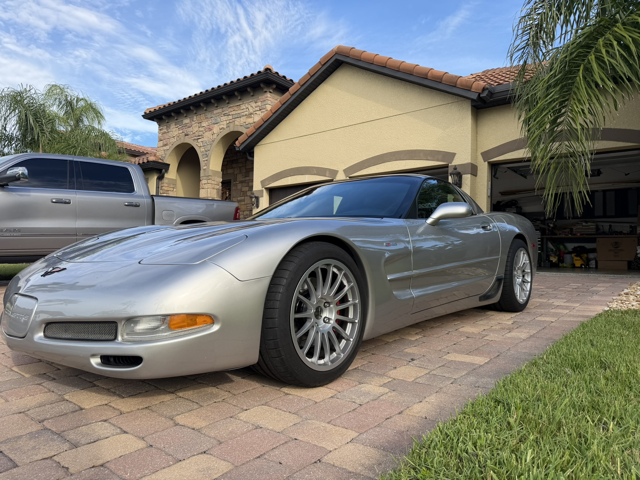 Used 2004 Chevrolet Corvette Z06 w/ Memory Package RWD image 2