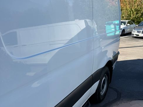 Used 2021 Mercedes-Benz Sprinter 2500 image 9