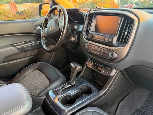 Used 2018 Chevrolet Colorado Z71 image 9