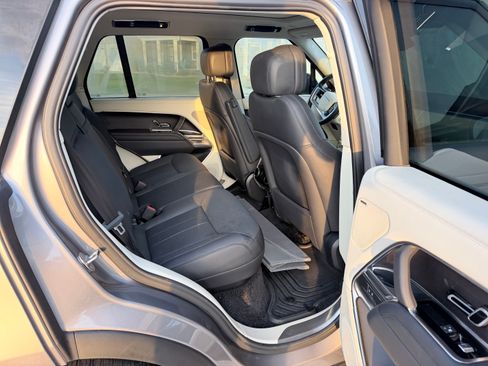 Used 2023 Land Rover Range Rover SE AWD/4WD image 8