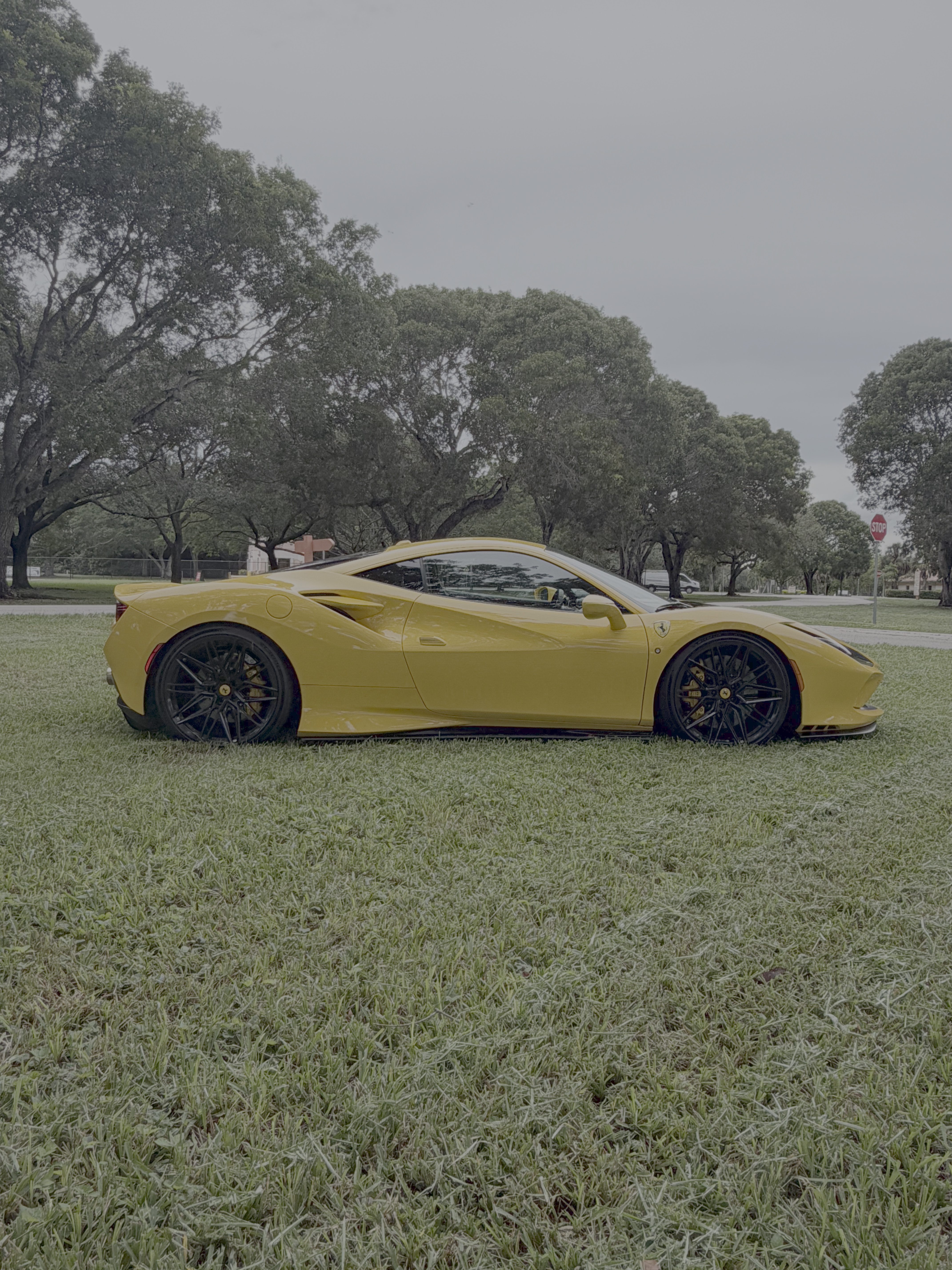 Used 2020 Ferrari F8 Tributo RWD image 4