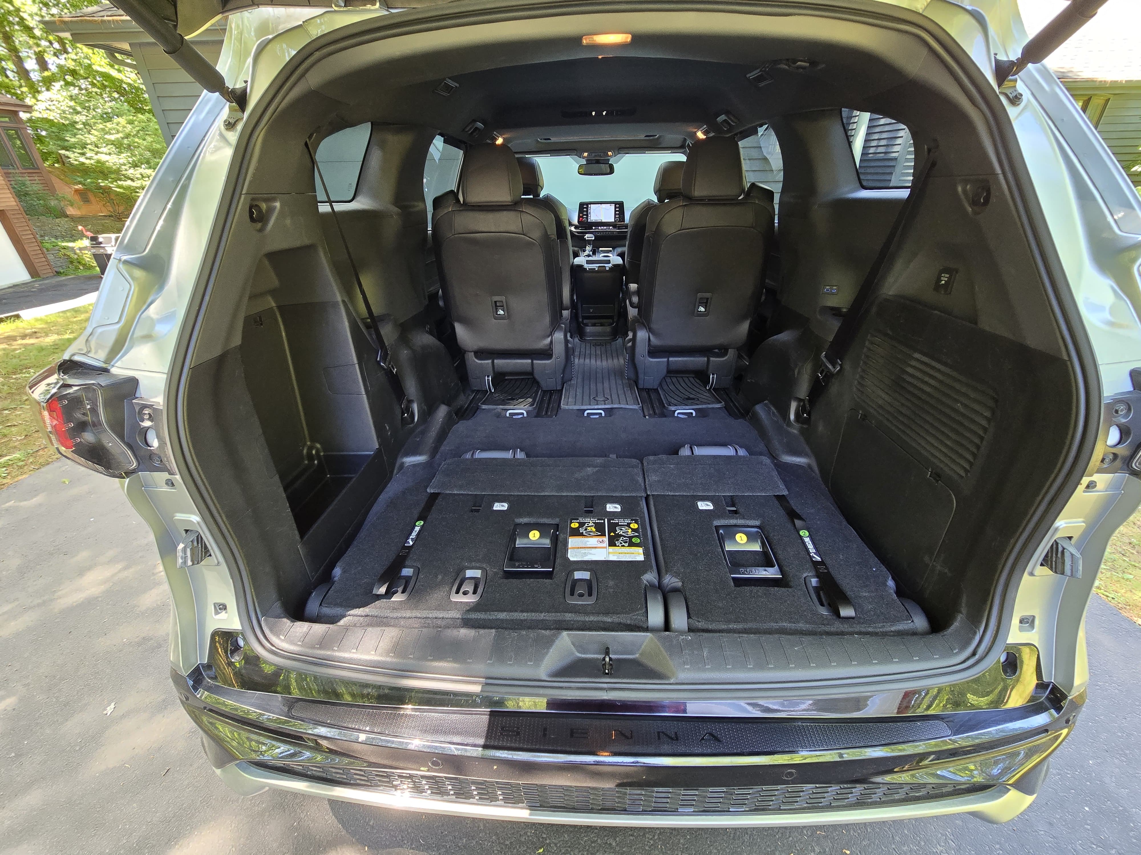 Used 2022 Toyota Sienna XSE w/ XSE Plus Package AWD/4WD image 16