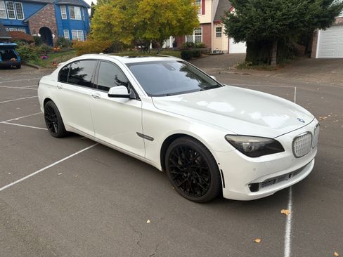 Used 2009 BMW 750Li image 4