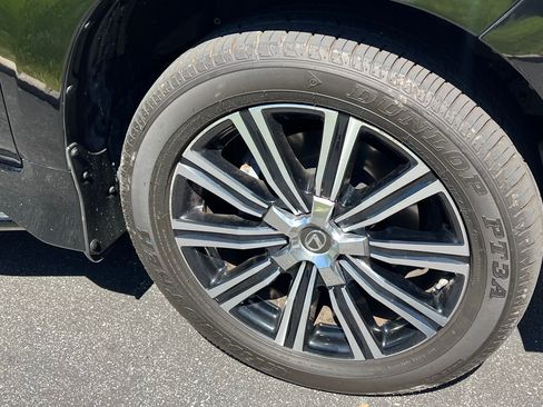 Used 2018 Lexus LX 570 4WD w/ Luxury Package image 18