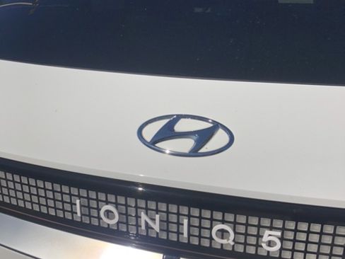 Used 2022 Hyundai Ioniq 5 SEL w/ Cargo Package image 9