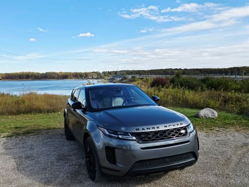 Used 2020 Land Rover Range Rover Evoque SE image 2