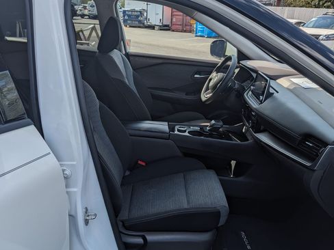 Used 2021 Nissan Rogue SV image 10