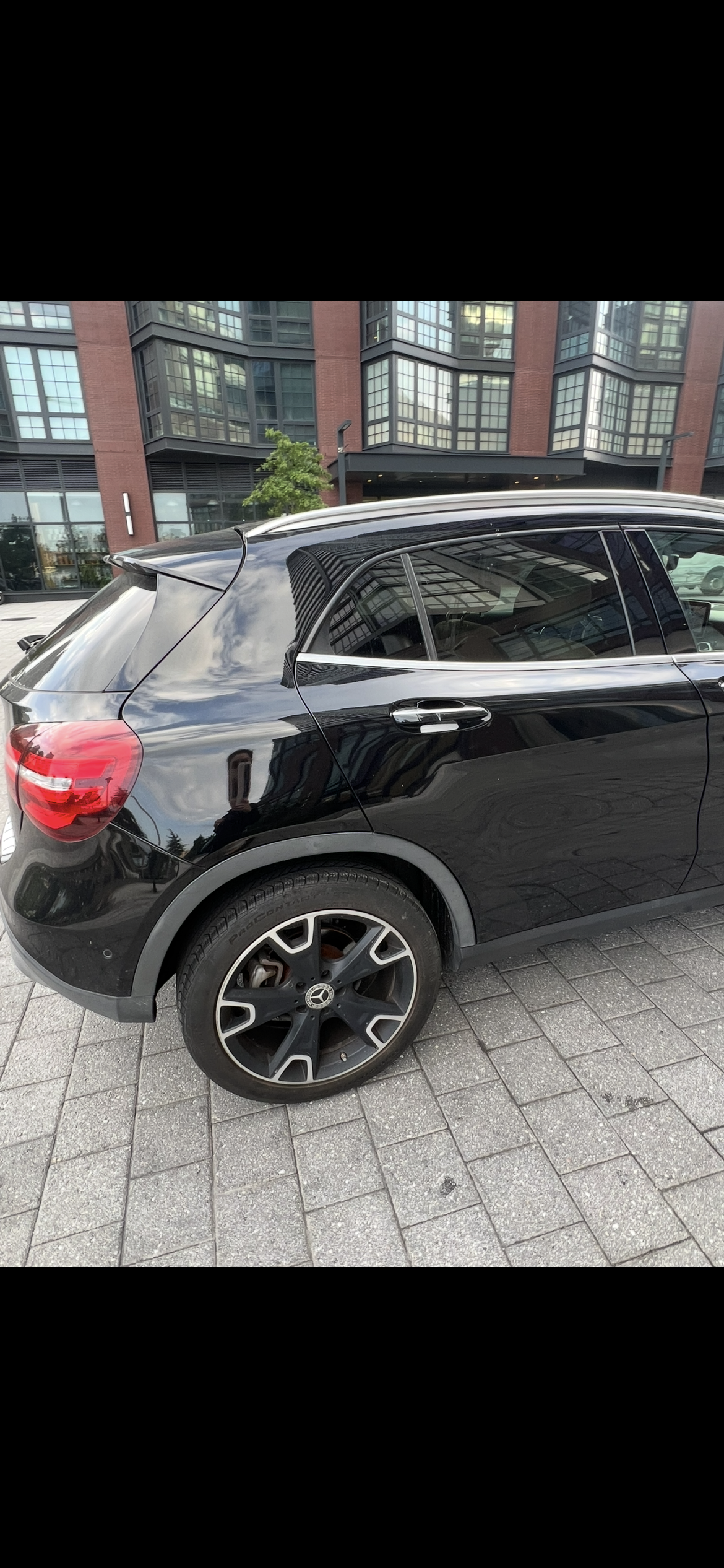 Used 2019 Mercedes-Benz GLA 250 w/ Premium Package image 6
