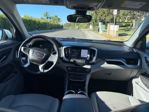 Used 2018 GMC Terrain SLT w/ Preferred Package FWD image 9