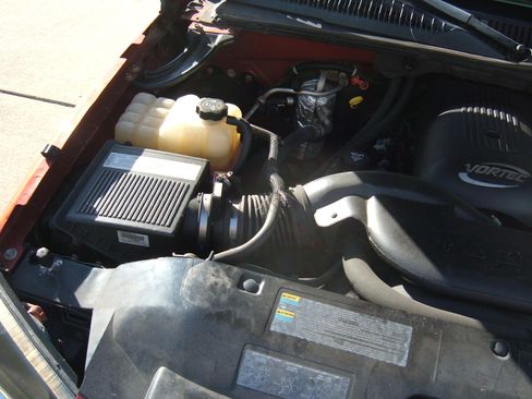 Used 2003 Chevrolet Avalanche 4x4 w/ Suspension Package, Off-Road image 10