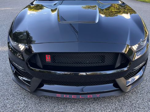 Used 2018 Ford Mustang Shelby GT350 w/ Electronics Package RWD image 4