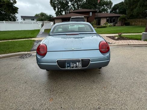 Used 2005 Ford Thunderbird RWD image 10