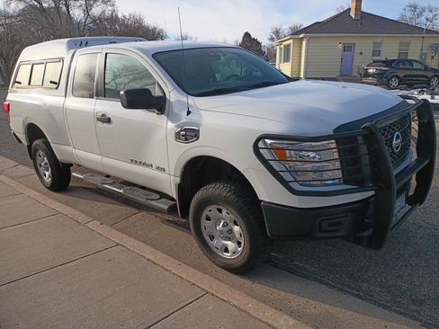 Used 2017 Nissan Titan S image 2