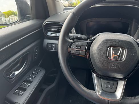 Used 2025 Honda Pilot Elite image 10
