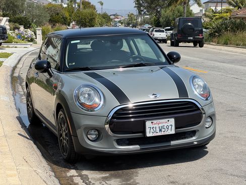 Used 2016 MINI Cooper 2-Door Hardtop FWD image 1