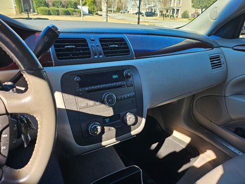 Used 2007 Buick Lucerne CXL w/ Driver Confidence Package image 9
