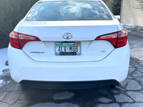 Used 2018 Toyota Corolla LE image 6