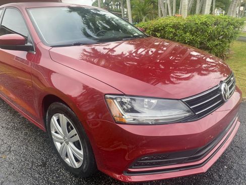 Used 2017 Volkswagen Jetta S image 4