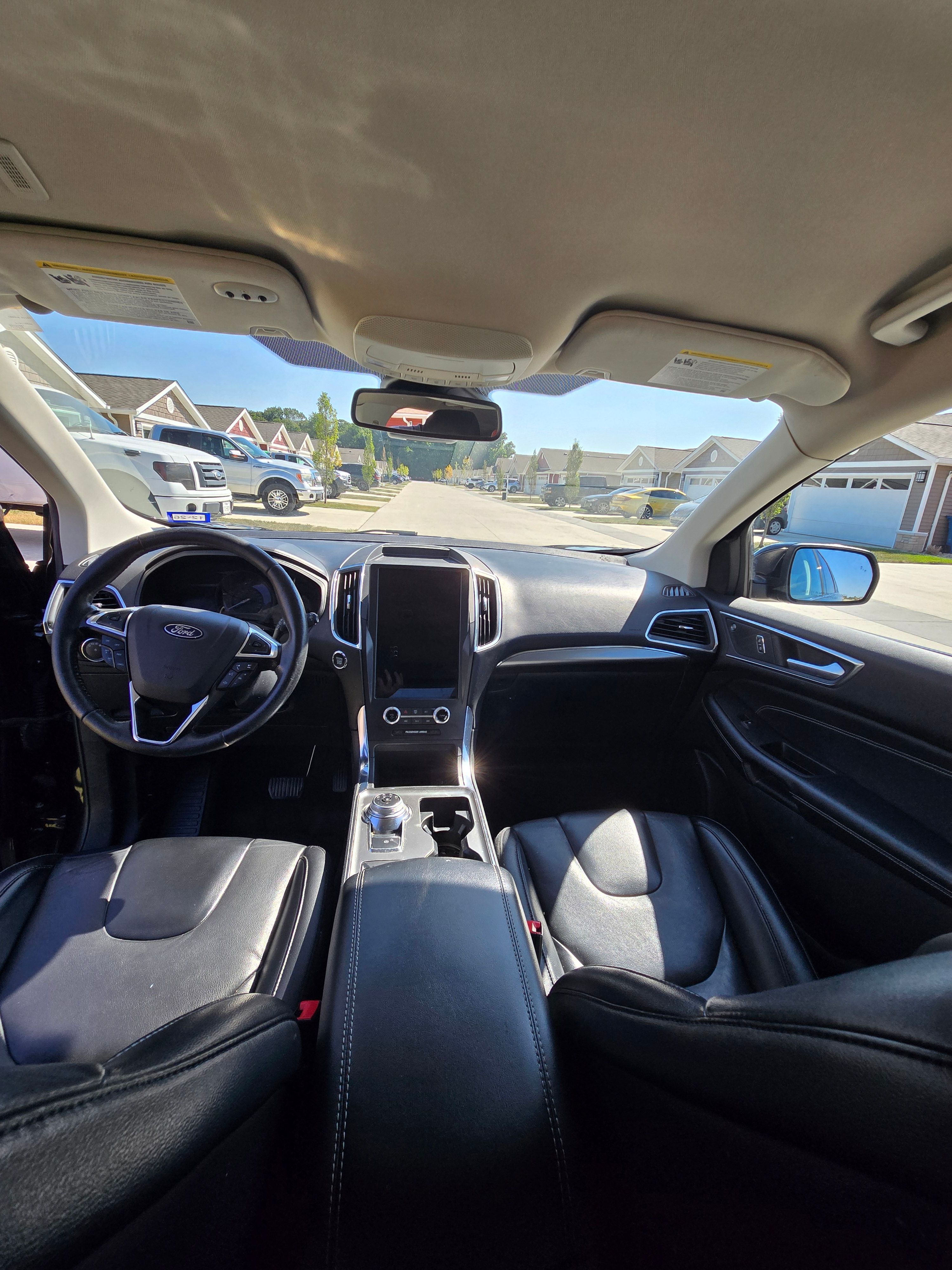 Used 2022 Ford Edge Titanium AWD/4WD image 12