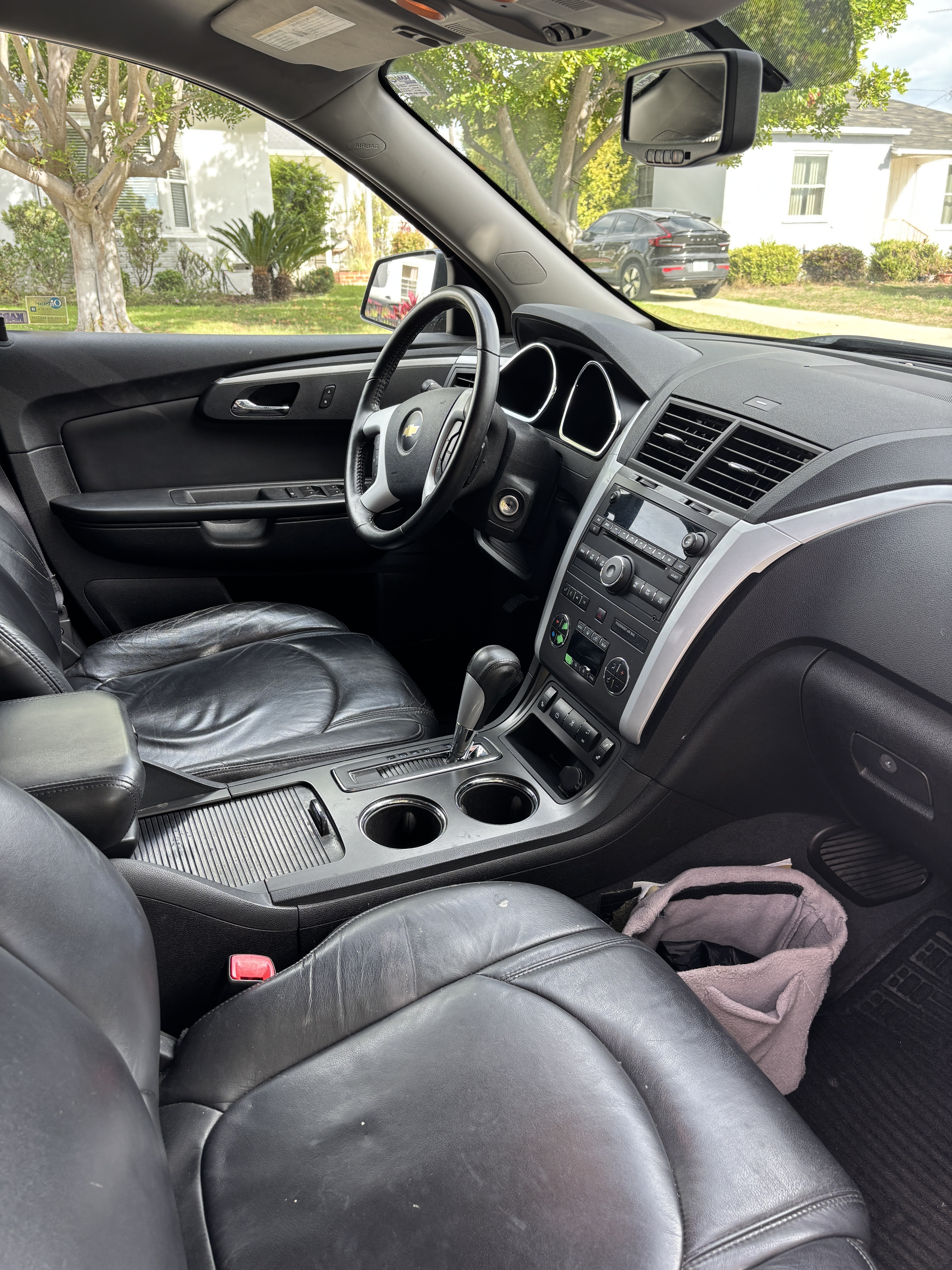 Used 2009 Chevrolet Traverse LT w/ California Edition Package FWD image 15