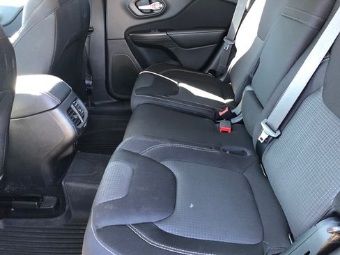 Used 2015 Jeep Cherokee Latitude image 14