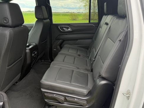 Used 2023 Chevrolet Suburban LT w/ Luxury Package AWD/4WD image 20