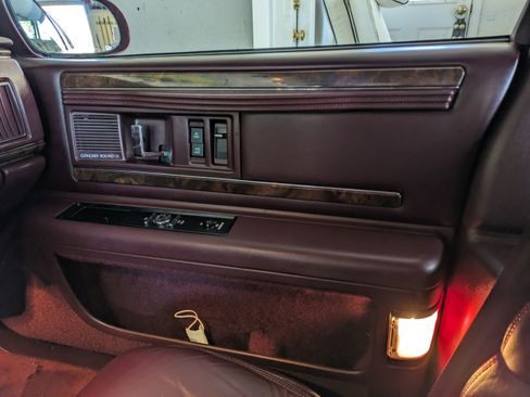 Used 1995 Buick Roadmaster Limited image 18