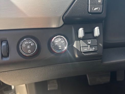 Used 2015 GMC Yukon XL SLT w/ Open Road Package image 9