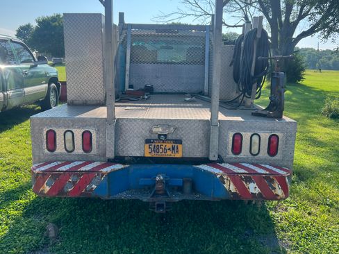 Used 2002 Chevrolet Silverado 3500 4x4 Regular Cab w/ Snow Plow Prep Pkg image 5