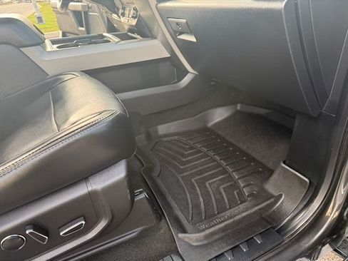 Used 2019 Ford F250 Lariat w/ Lariat Value Package image 12