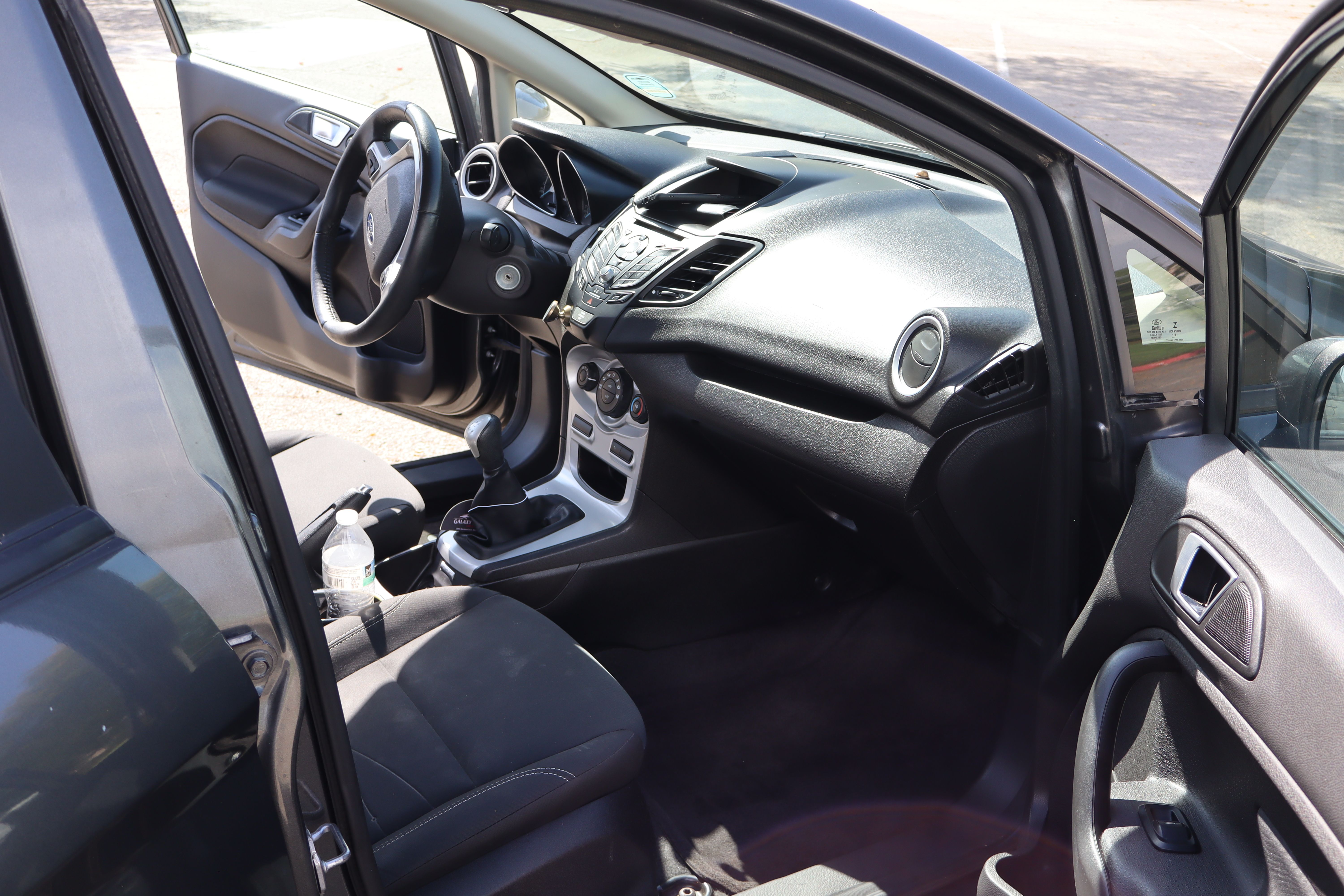 Used 2015 Ford Fiesta SE FWD image 19