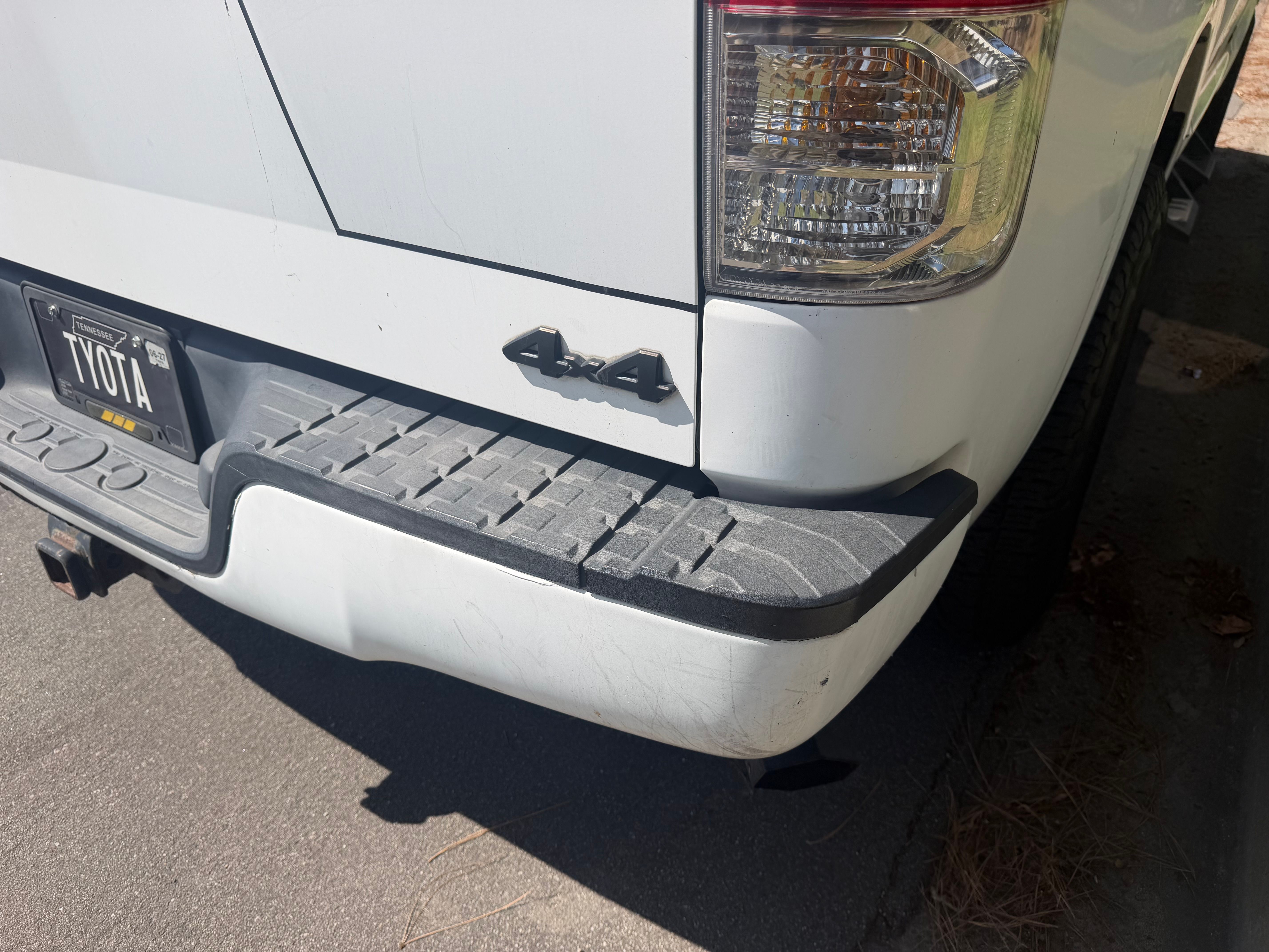 Used 2010 Toyota Tundra 4x4 Double Cab w/ TRD Off-Road Pkg image 6