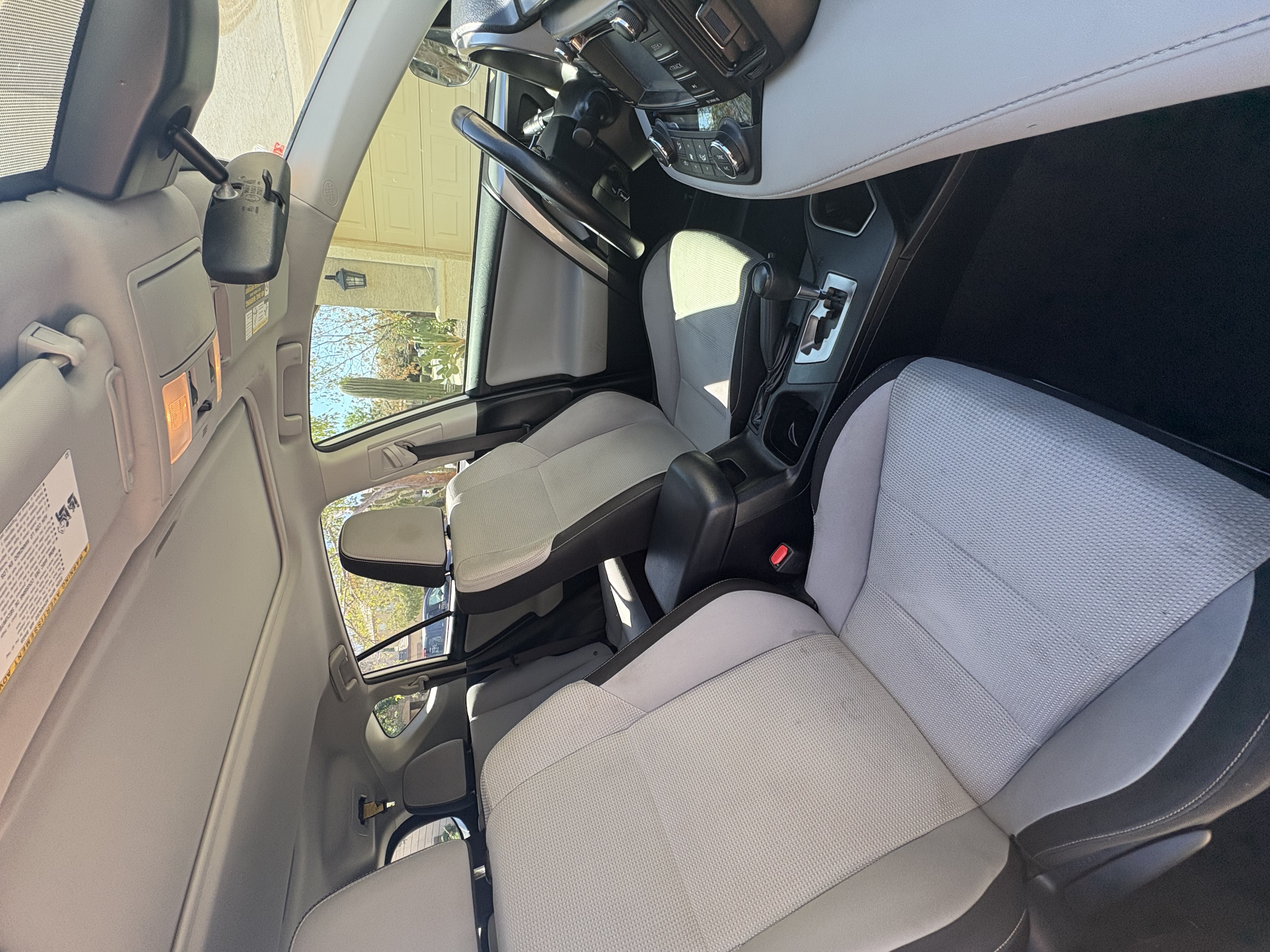 Used 2017 Toyota RAV4 XLE w/ Carpet Mat Package FWD image 13