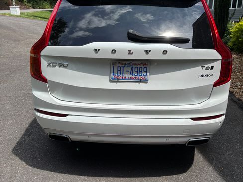 Used 2021 Volvo XC90 T6 Momentum w/ Climate Package AWD/4WD image 4