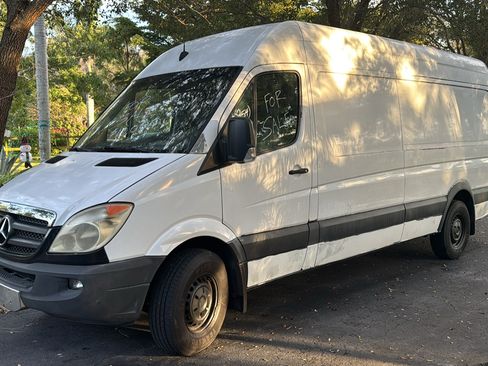 Used 2008 Dodge Sprinter 2500 image 4